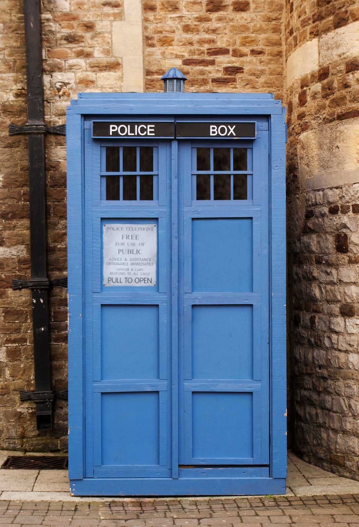 Brick Wall Backdrop Telephone Booth Background For Portrait | Chiefbackdrop