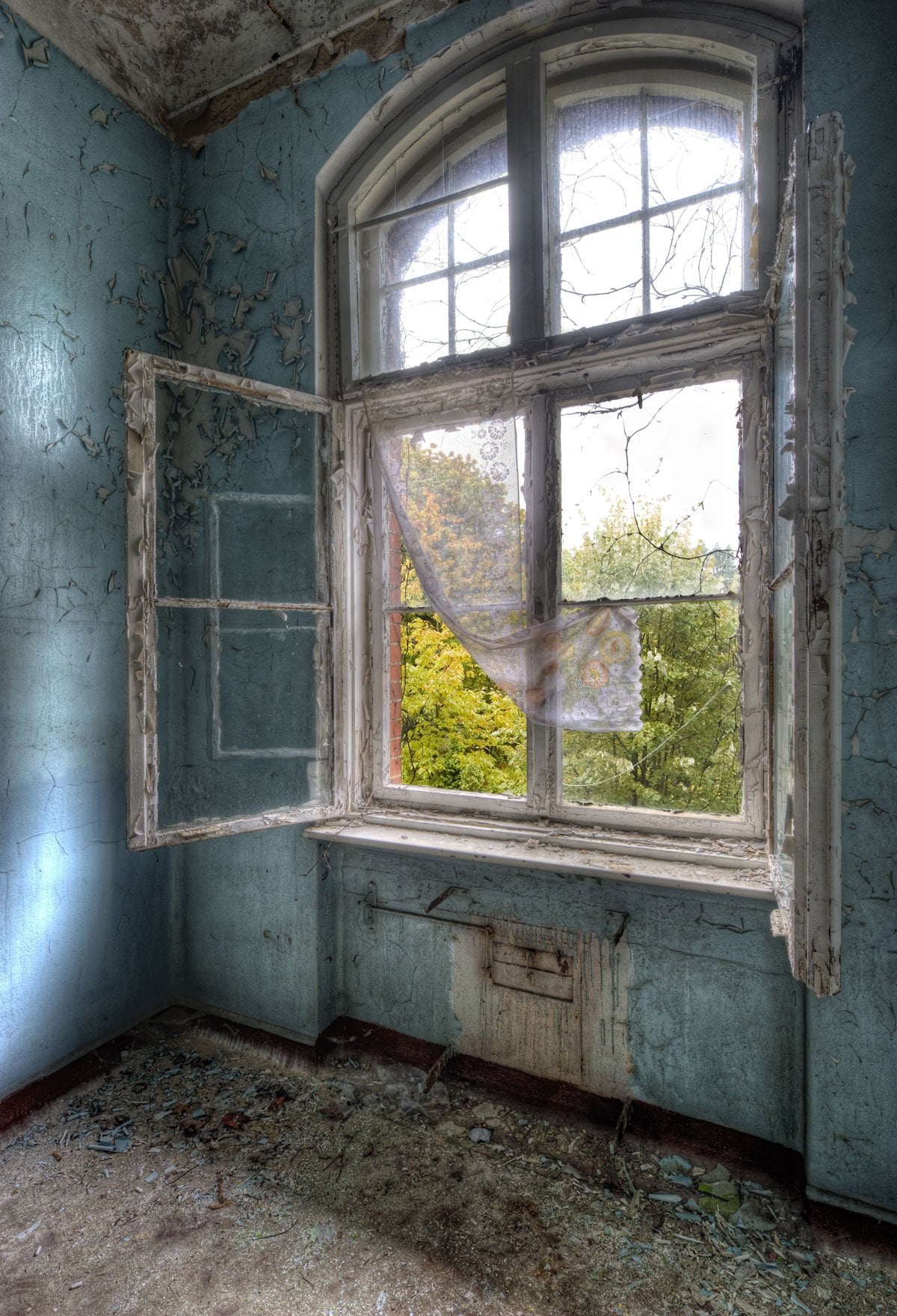Shabby House Background Broken Windows Backdrop Photography Backdrops | Chiefbackdrop